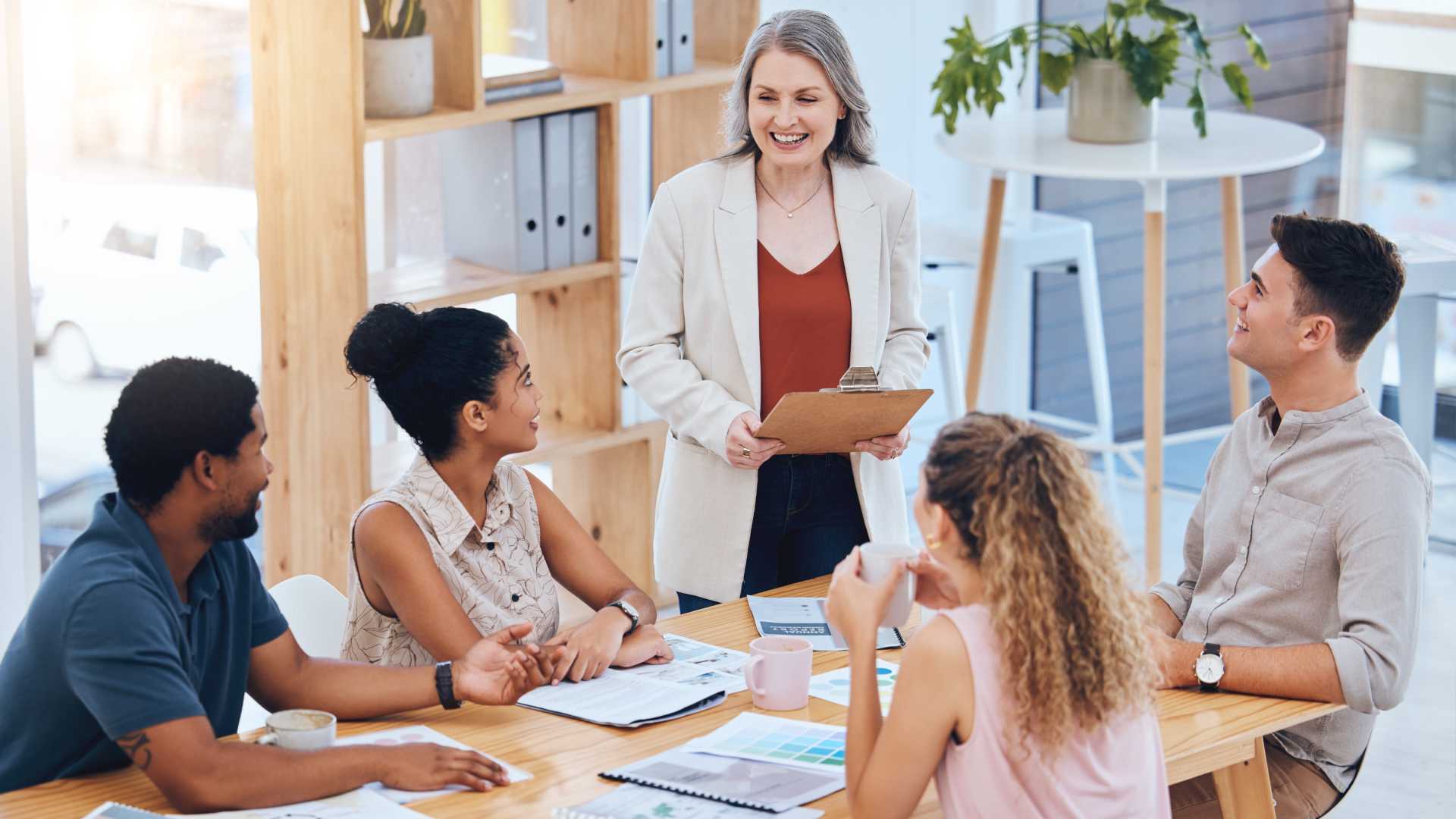 Evala leading a group coaching session